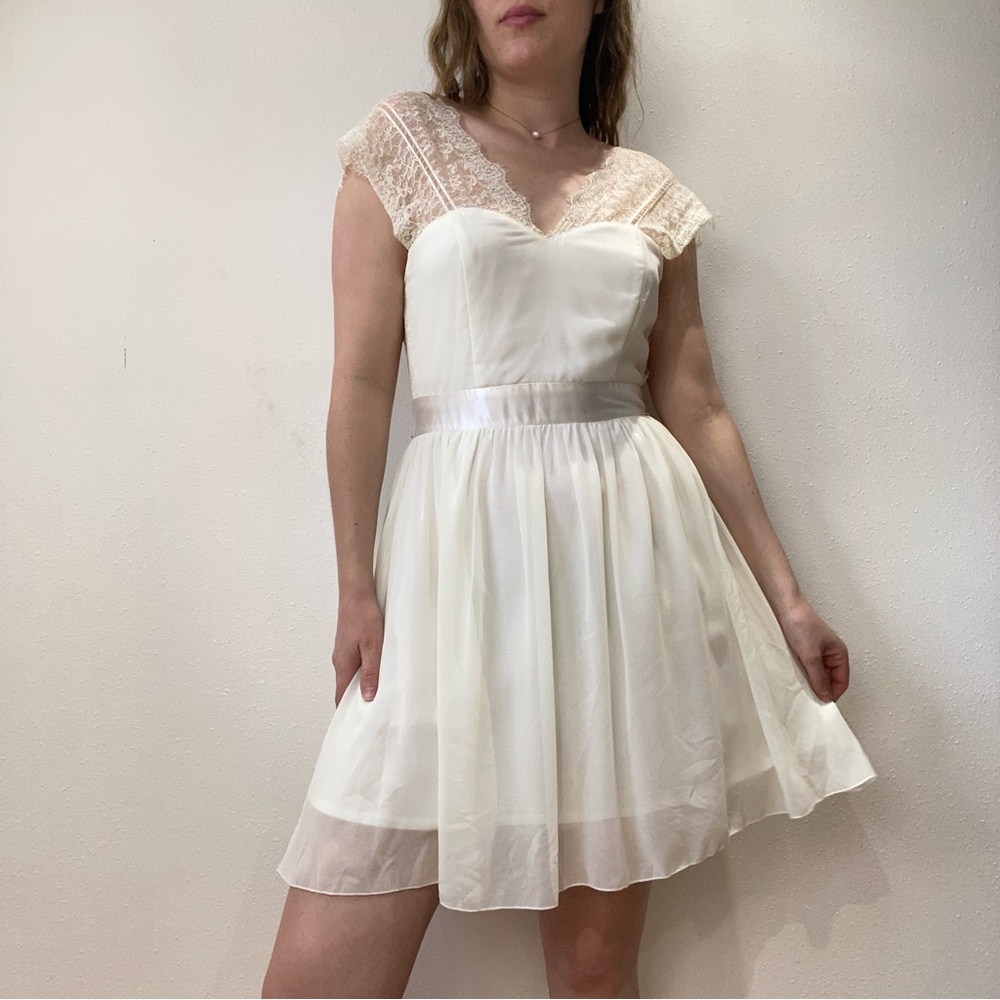 Vintage White Lacey Tulle Dress